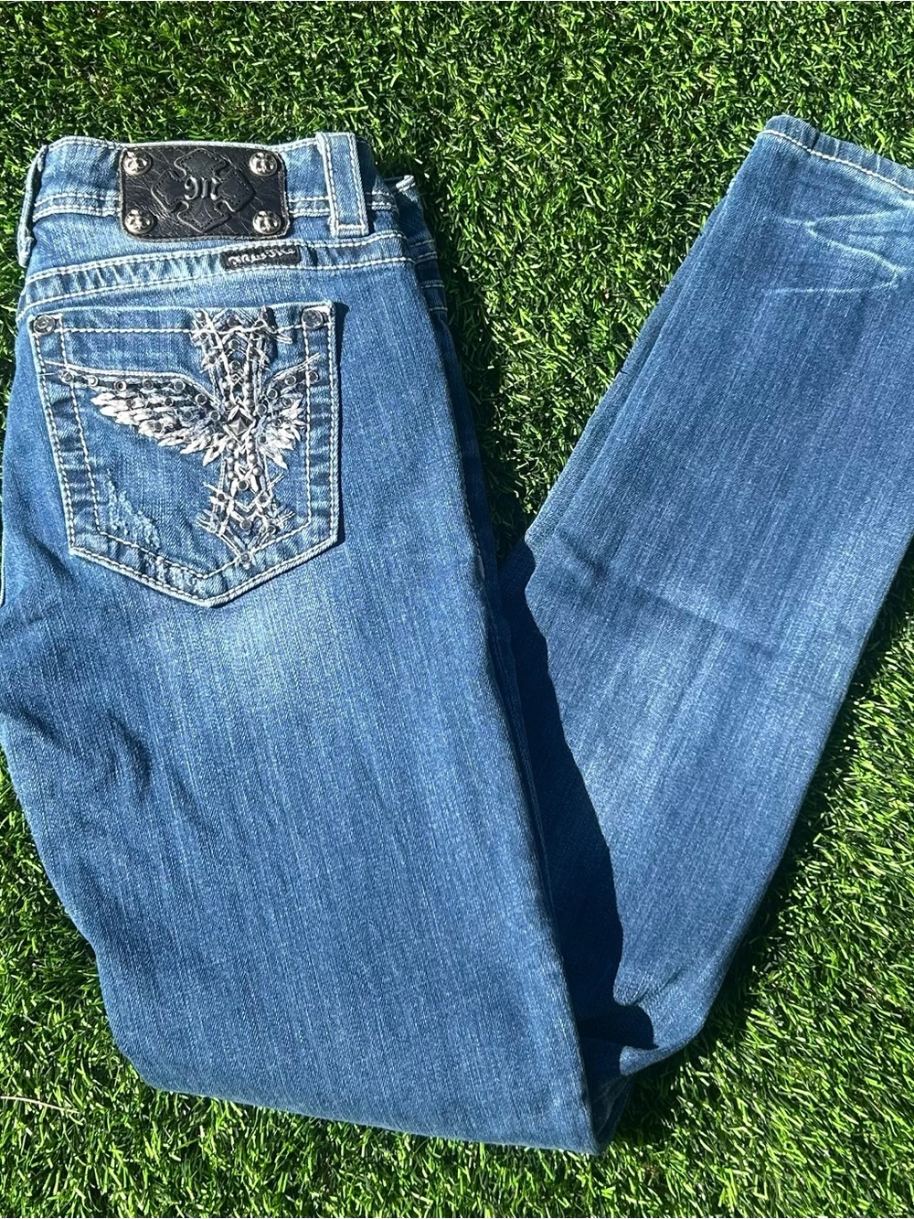 Women’s Blue Embroidered Pocket Jeans